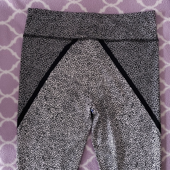 Yoga Pants - Picture 3 of 7